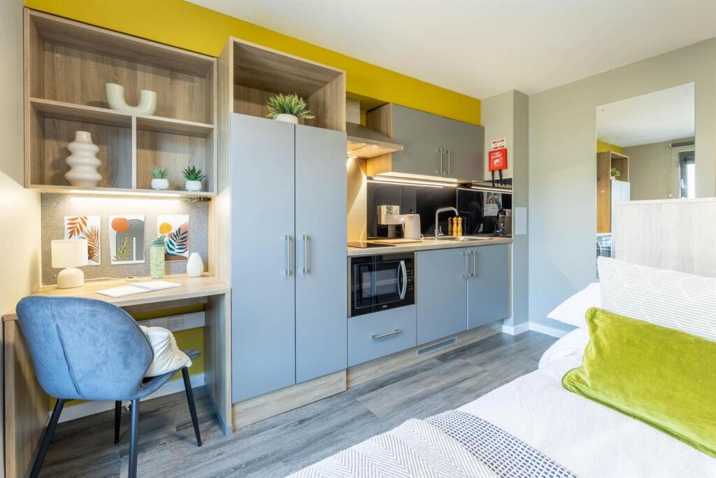 Additional image 3 of Aberdeen | Student | September | AB11