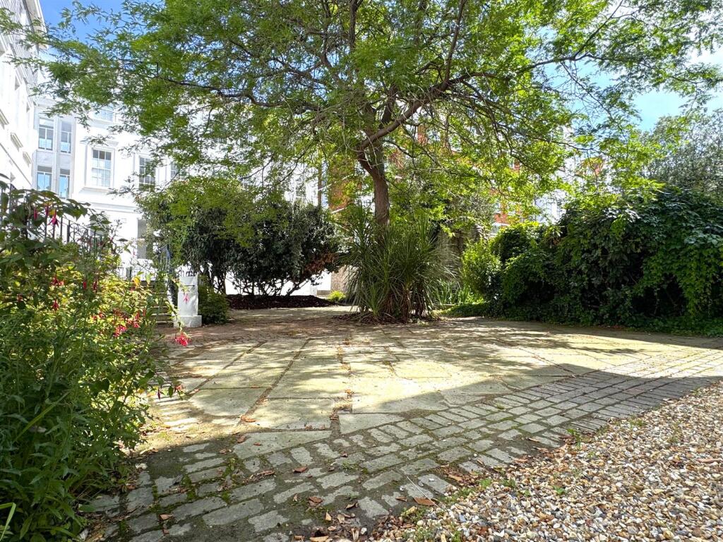 Additional image 12 of Hartington Place, Eastbourne BN21 3BG