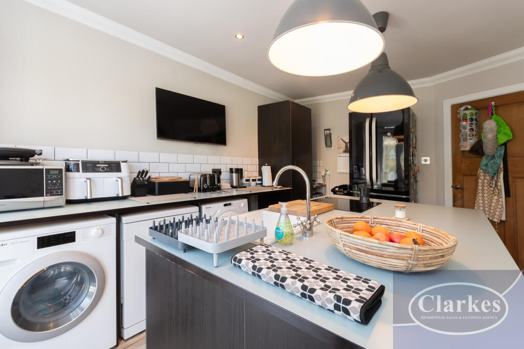 Additional image 4 of Beautiful Home, Pine Vale Crescent