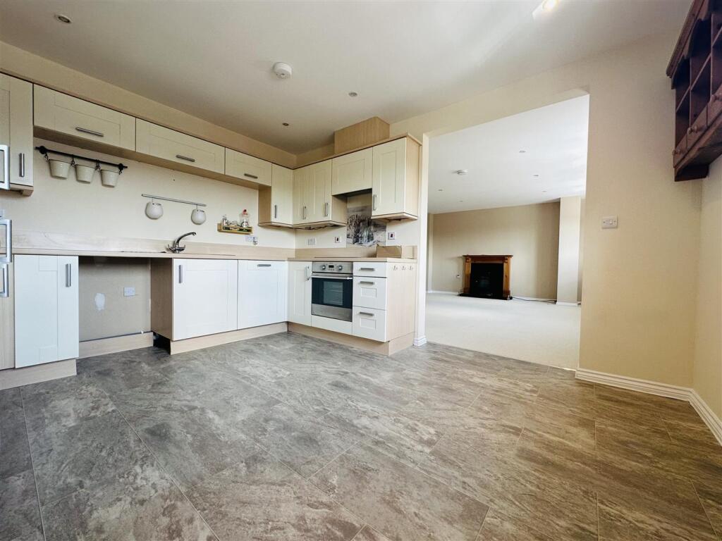 Additional image 7 of Peel Close, Verwood