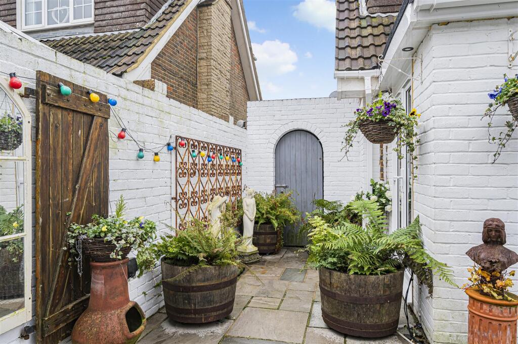 Additional image 40 of Chyngton Way, Seaford