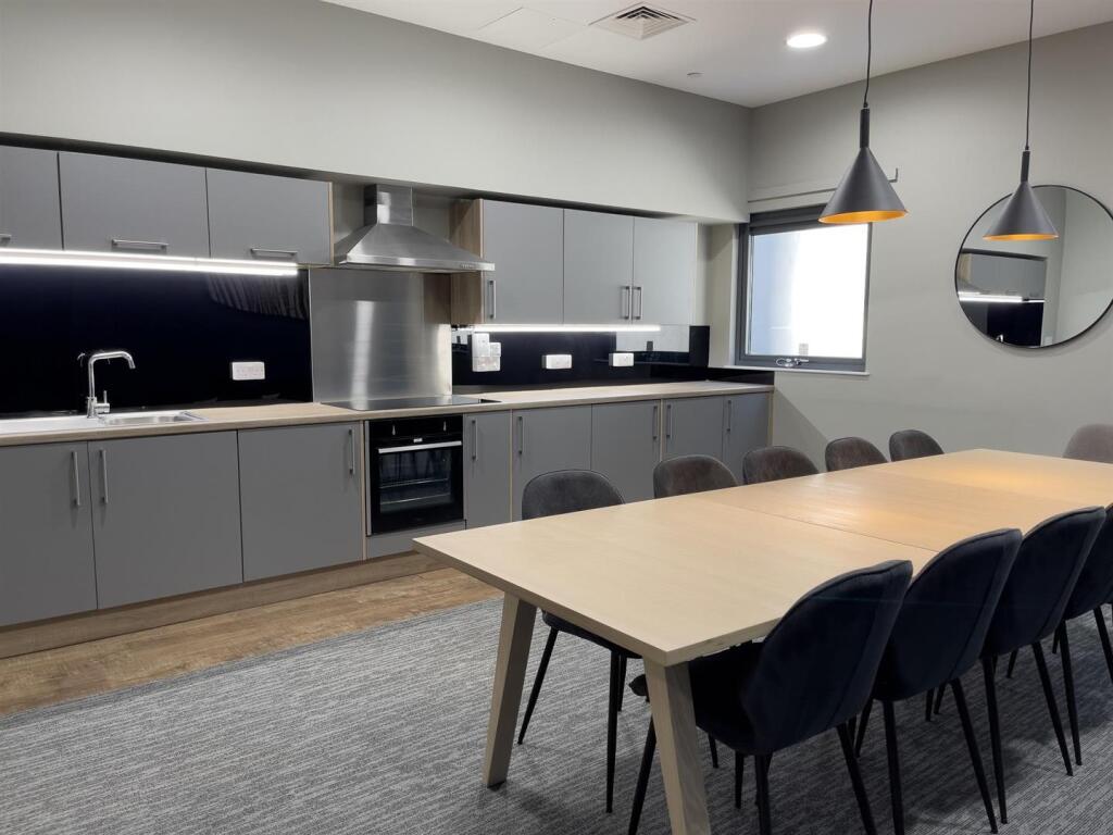 Additional image 7 of Aberdeen | Student | September | AB11