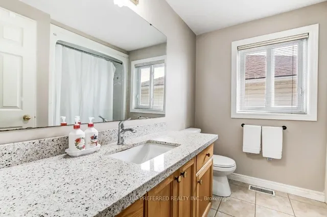 Additional image 18 of 187 Hollyridge Cres