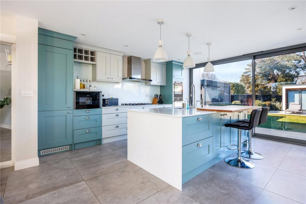 Additional image 10 of Avon Run Close, Christchurch, Dorset, BH23