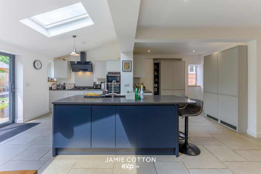 Additional image 9 of Hollybank Grove, Halesowen, B63 1BT