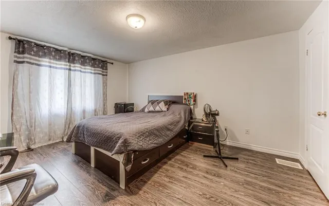 Additional image 25 of 40 Red Clover Cres