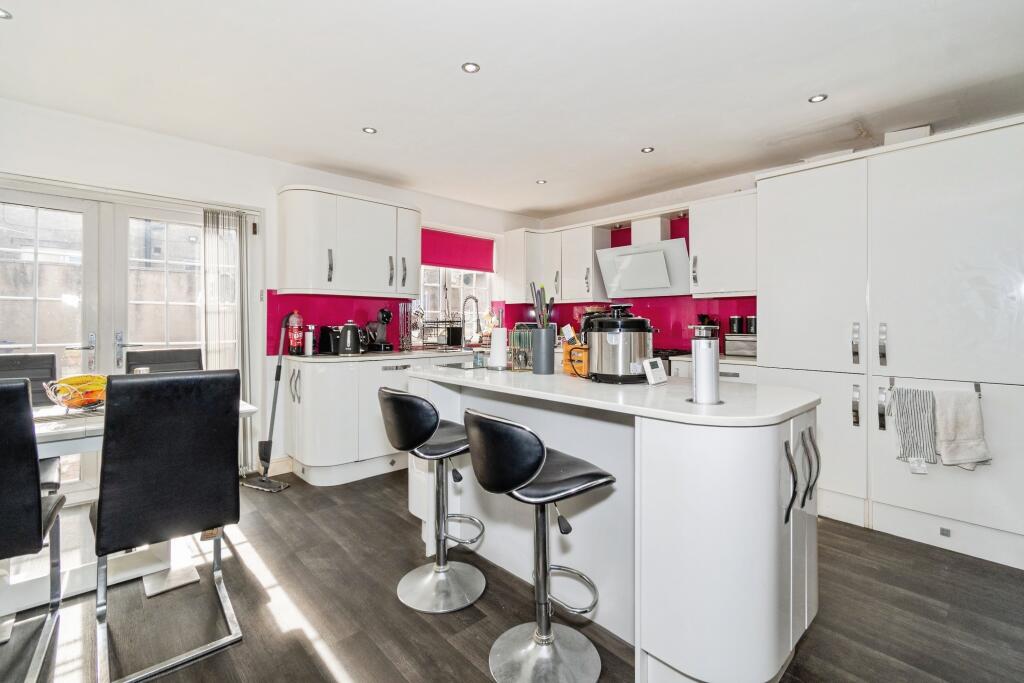 Additional image 2 of Como Gardens, Bradford, BD8