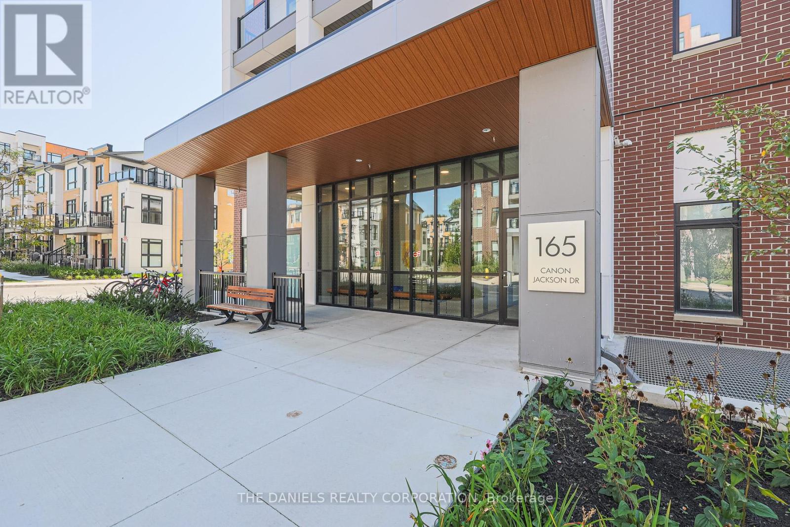 Property image for 104 - 165 CANON JACKSON DRIVE|Toronto (Beechborough-Greenbrook), Ontario M6M0C4