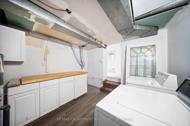 Additional image 37 of 665 Kipling Ave