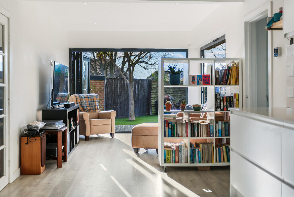 Additional image 12 of Sunnydale Close, Brighton, BN1