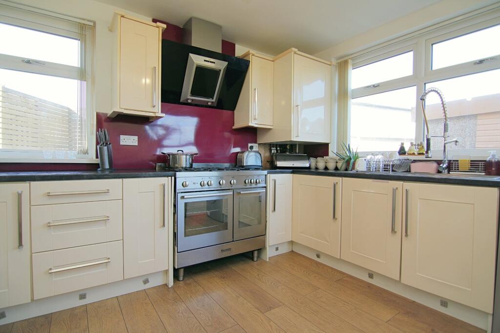 Additional image 4 of Moore Avenue, Bradford, BD6