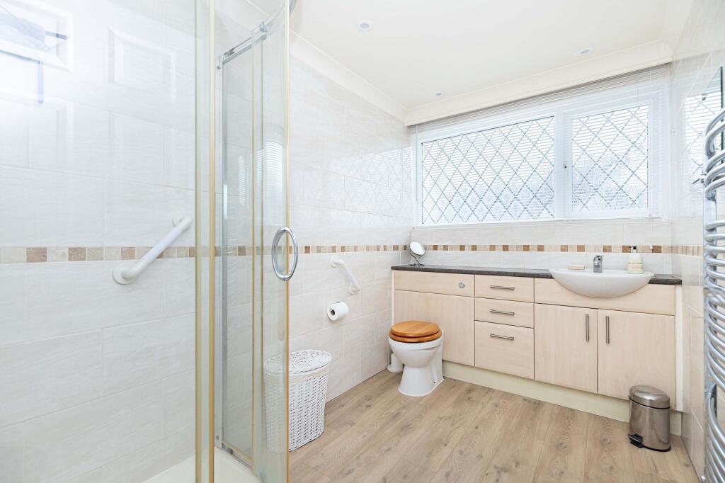 Additional image 13 of Barton Wood Road, Barton On Sea, New Milton, Hampshire. BH25 7NN