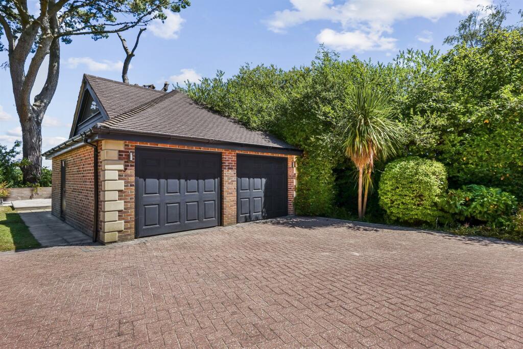 Additional image 23 of Broadstone