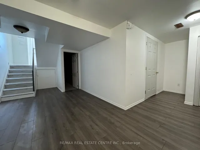 Additional image 9 of 648 Doon Village Rd Unit 5