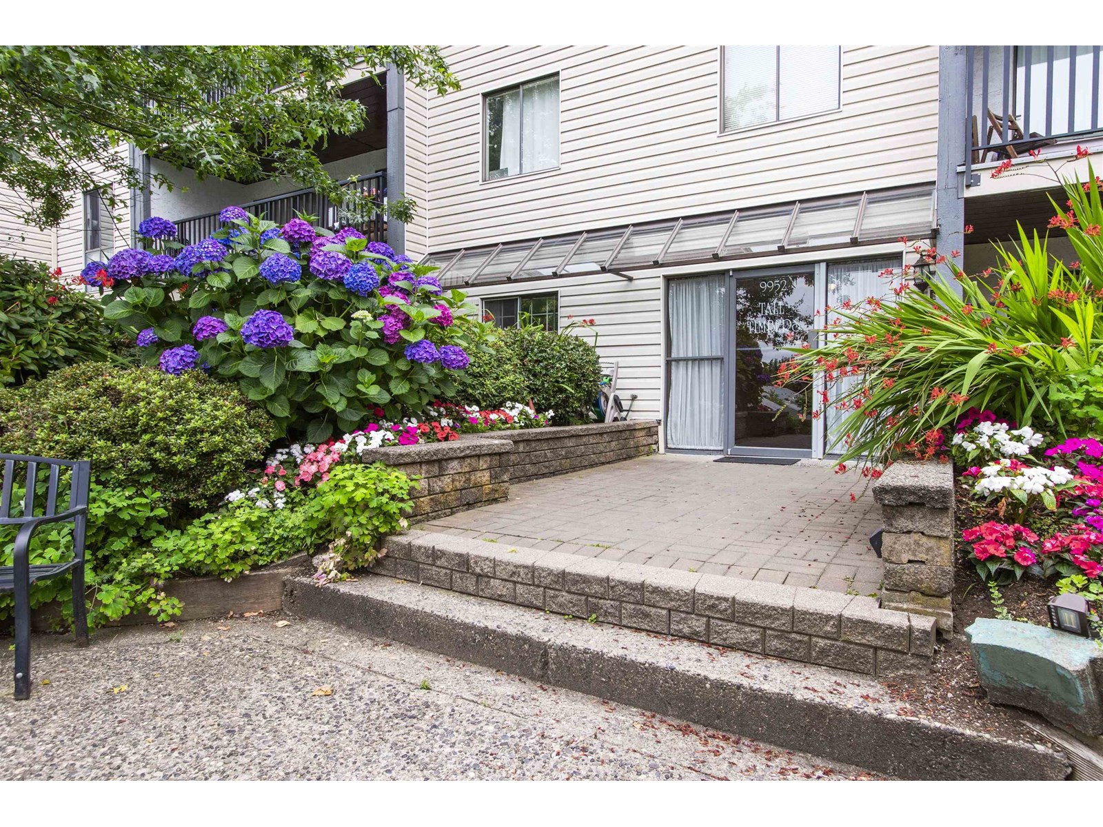 101 9952 149 STREET|Surrey, British Columbia V3R7W7