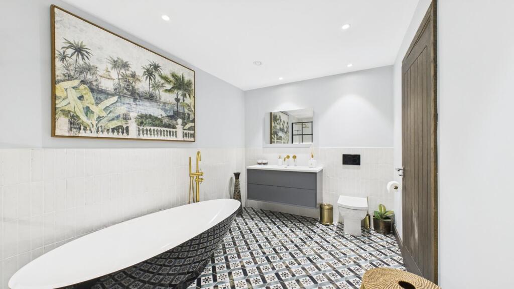 Additional image 21 of Top O'Th Knotts Farm, Tottington Road Harwood