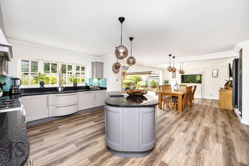 Additional image 4 of First Avenue, Worthing, West Sussex BN14 9NP