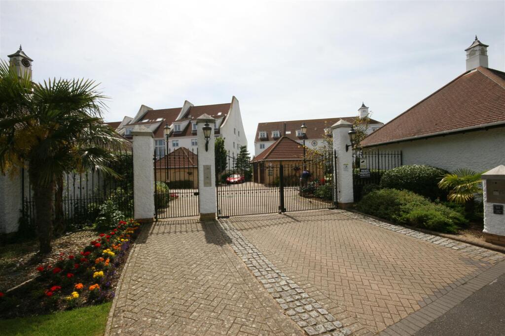 Additional image 17 of Lake Avenue, Poole