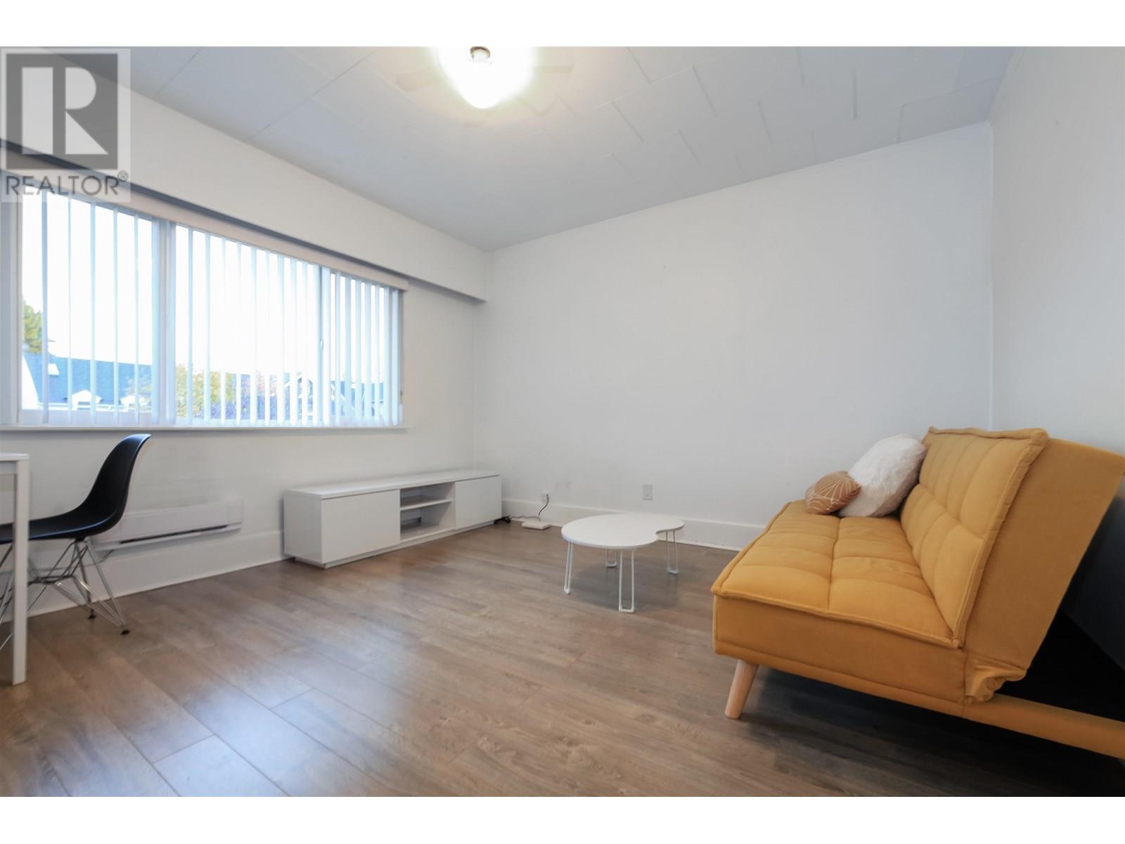 Top-Floor 315 W 19TH AVENUE|Vancouver, British Columbia V5Y2B6