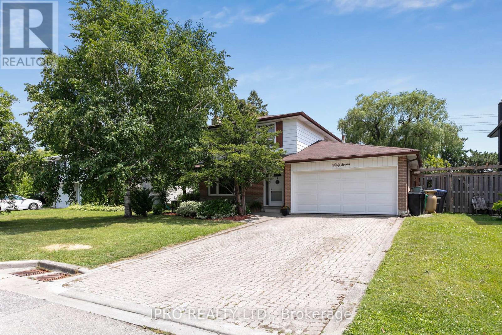 Property image for 47 GOLF VIEW DRIVE|Brampton (Brampton East), Ontario L6W1A4