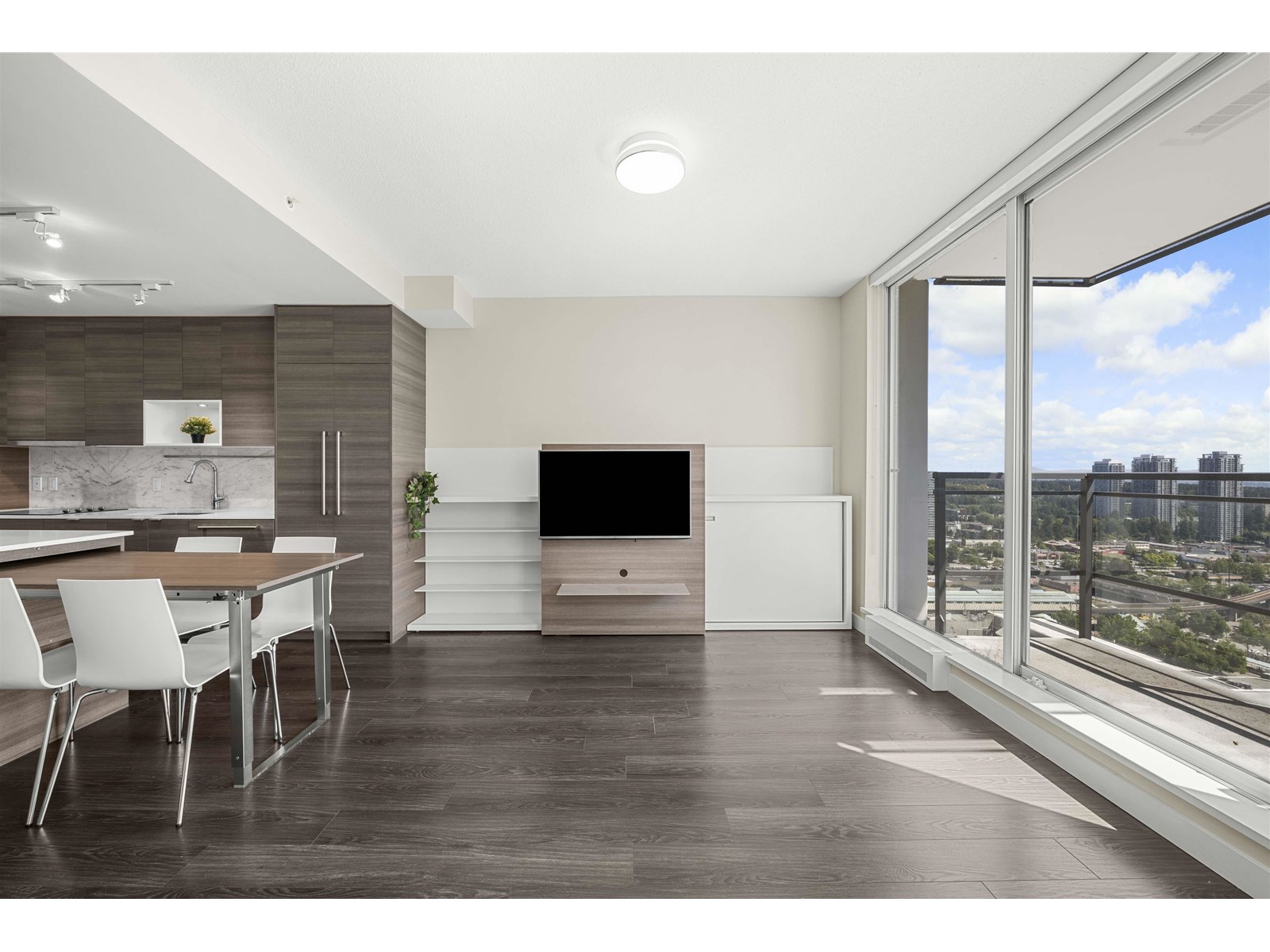 3501 13398 104 AVENUE|Surrey, British Columbia V3T1V6