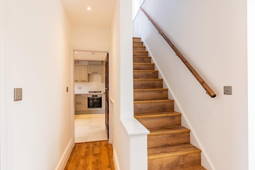 Additional image 10 of Batchwood Drive, St. Albans, Hertfordshire, AL3