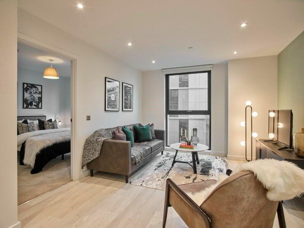 Additional image 3 of 37 Holdenhurst Road Bournemouth BH8