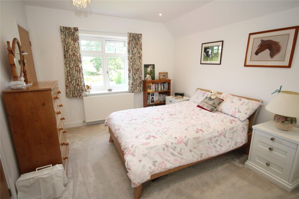 Additional image 16 of Barton Court Avenue, Barton on Sea, New Milton, Hampshire, BH25