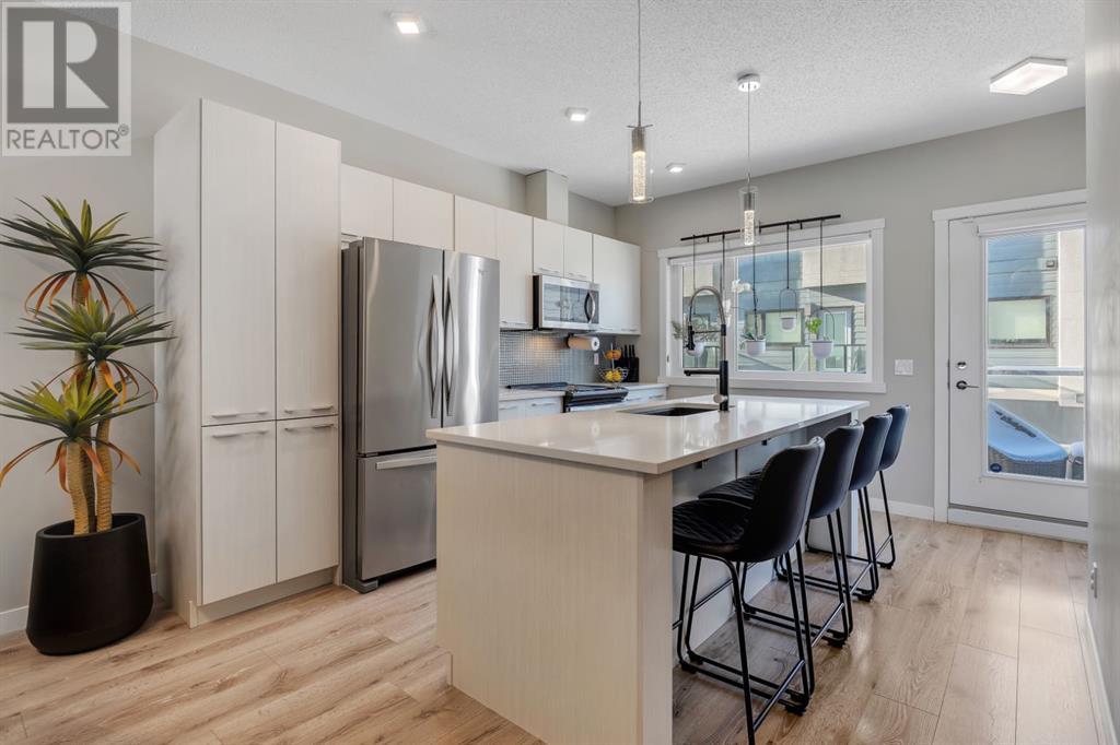 302, 218 Sherwood Square NW|Calgary, Alberta T3R0Y2