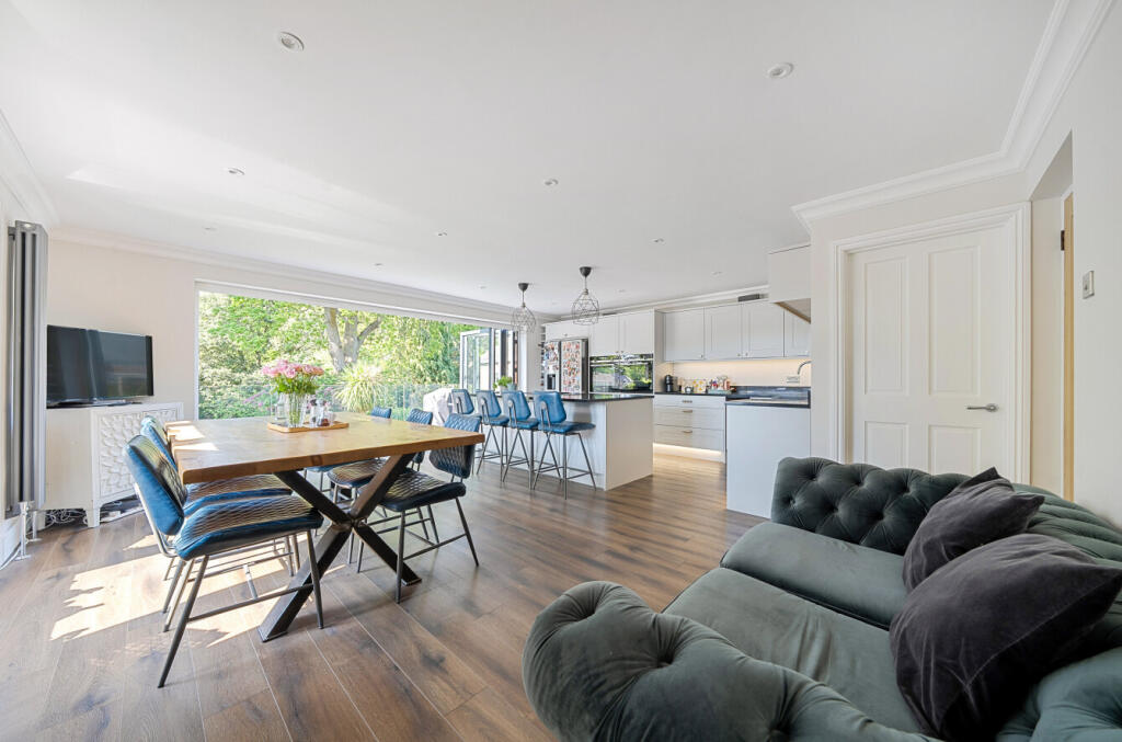 Additional image 3 of Lymington Road, Highcliffe, Christchurch, BH23