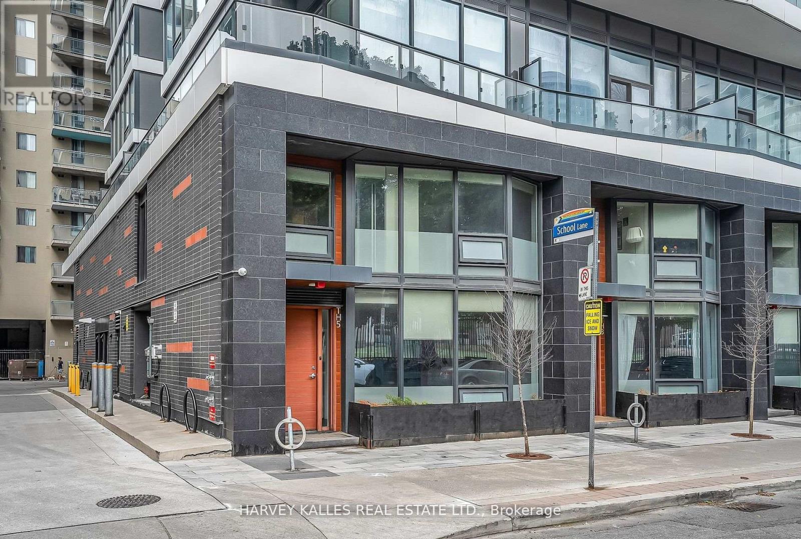 TH5 - 85 WOOD STREET|Toronto (Church-Yonge Corridor), Ontario M4Y0E8