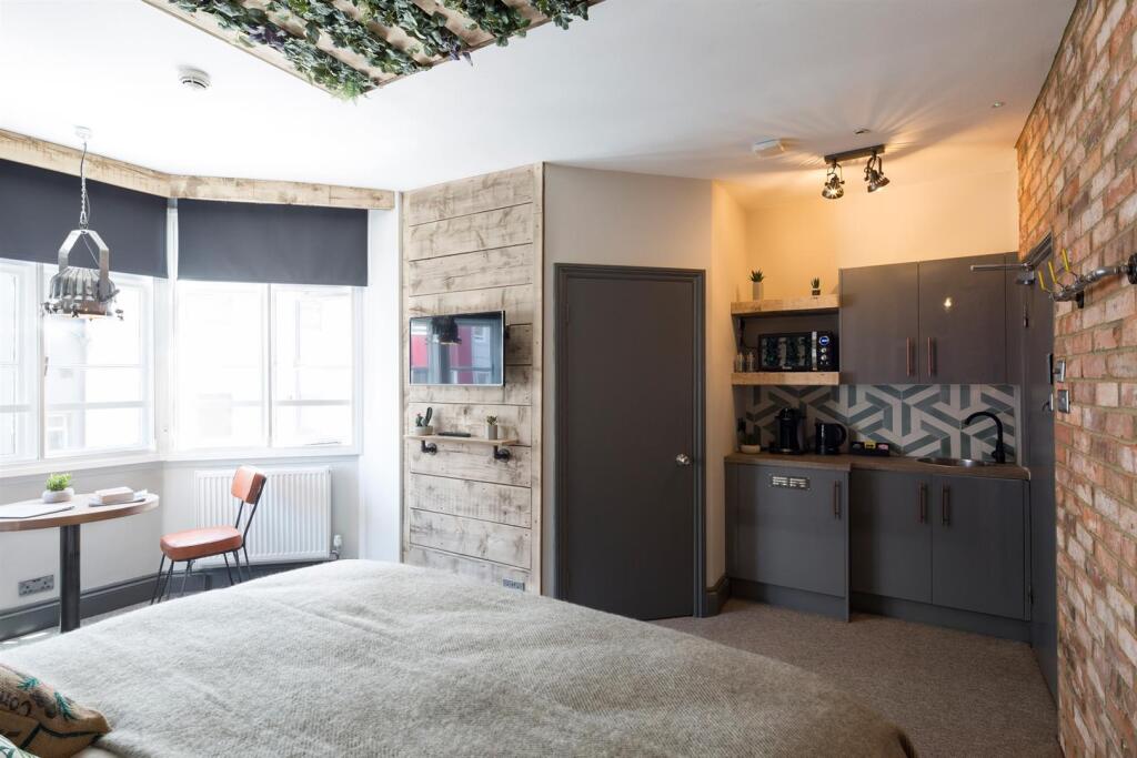 Additional image 20 of Broad Street and Middle Street, Brighton