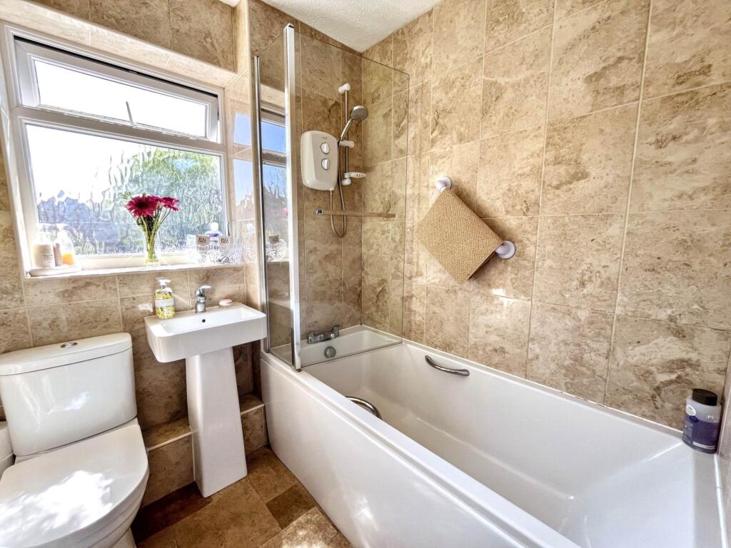 Additional image 9 of Barrow Way, Bournemouth * Close Castle Point *