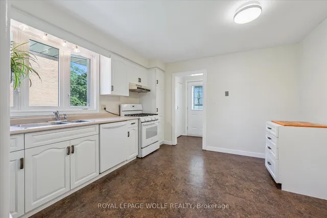 Additional image 6 of 218 Overlea Dr