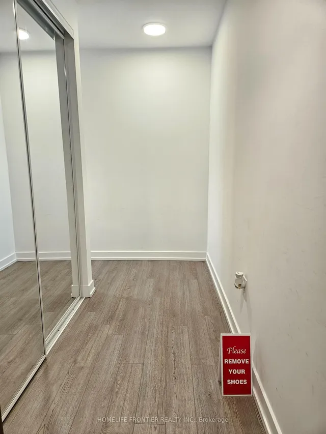 Additional image 5 of 39 Roehampton Ave Unit 1603