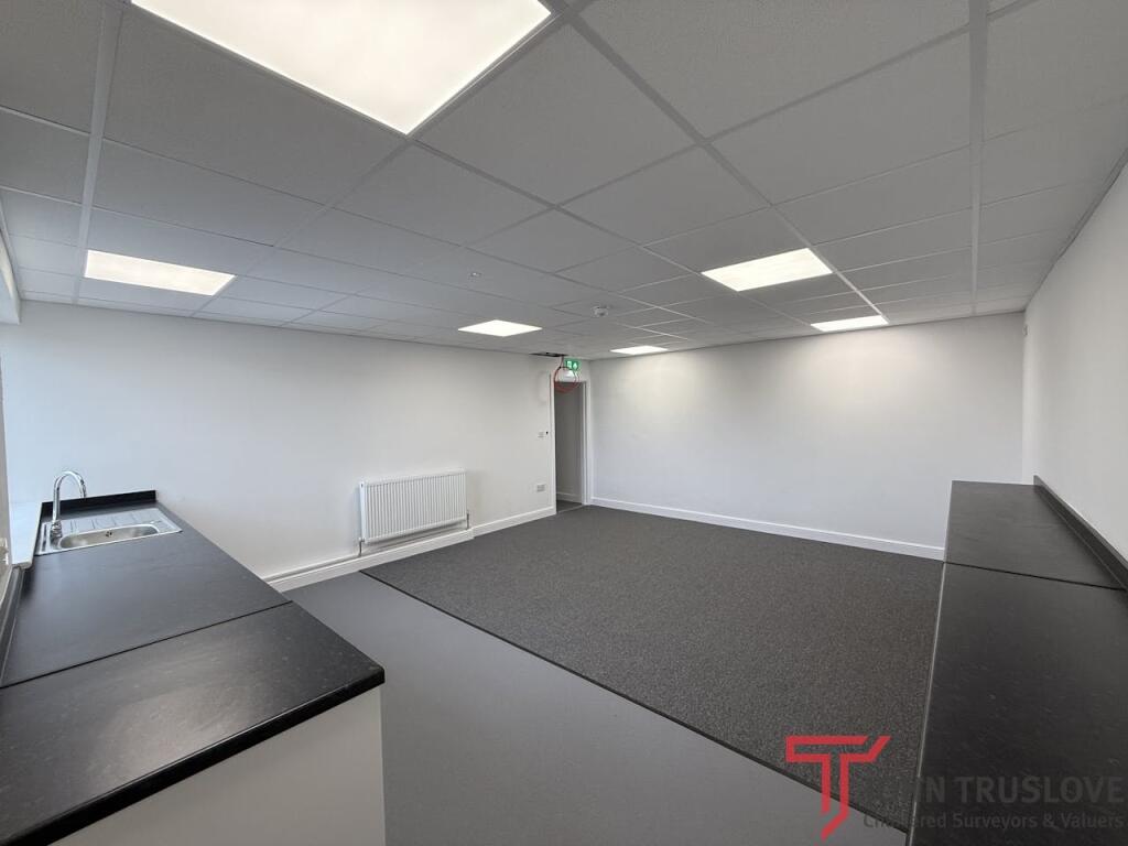 房产图片 5 - Redditch 依恩菲尔德工业园 单元48