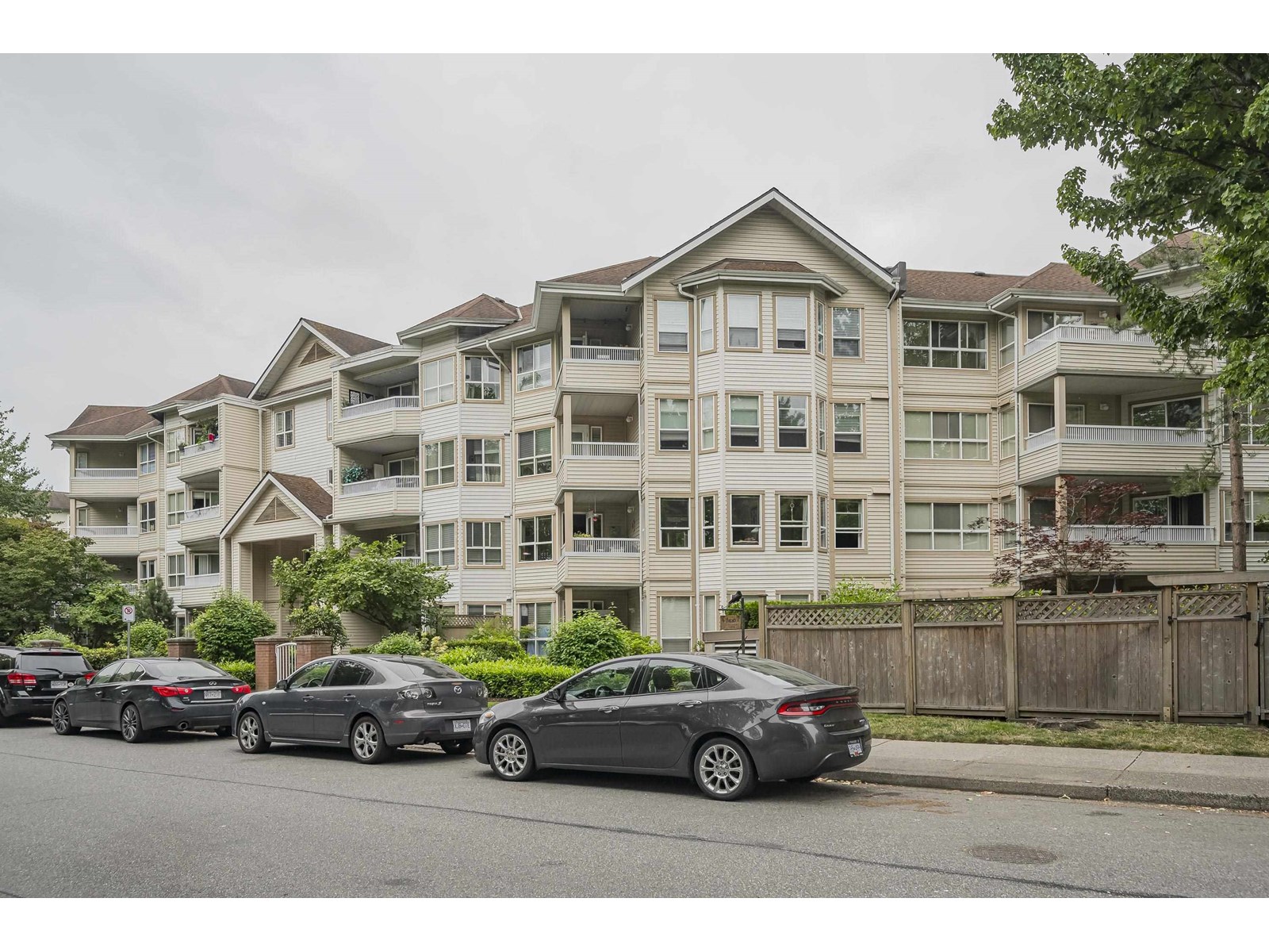 216 8139 121A STREET|Surrey, British Columbia V3W0Z2