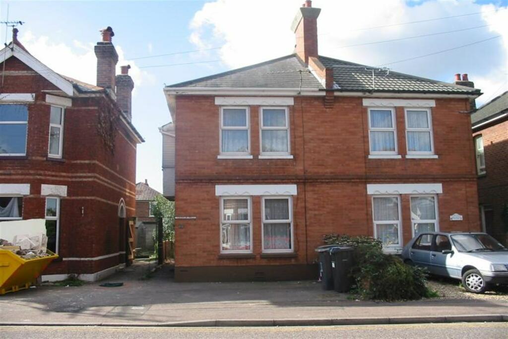 4 bedroom Semi Detached House in Winton