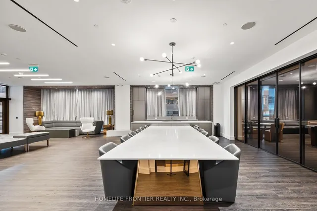 Additional image 13 of 39 Roehampton Ave Unit 1603