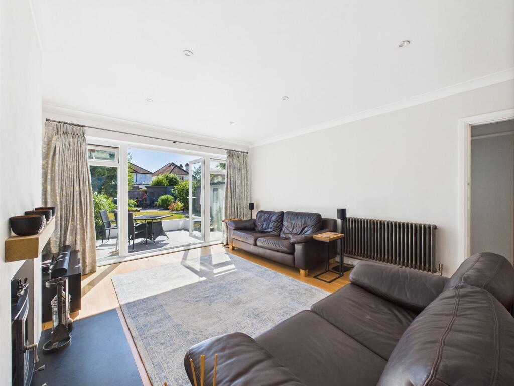 Additional image 4 of George V Avenue, Worthing, BN11