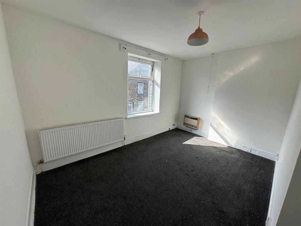 Additional image 3 of Staveley Road