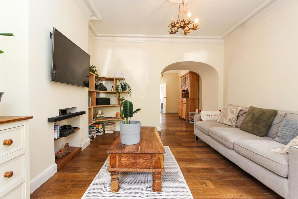 Additional image 28 of Green Lanes, Wylde Green, B73