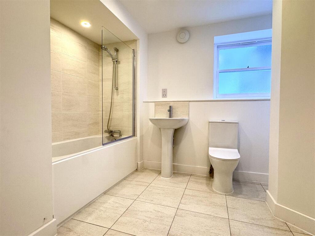 Additional image 5 of Hartington Place, Eastbourne BN21 3BG