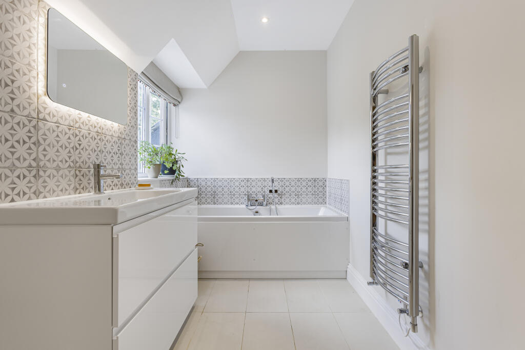 Additional image 13 of The Cottages, Pottersheath Road, Welwyn, AL6