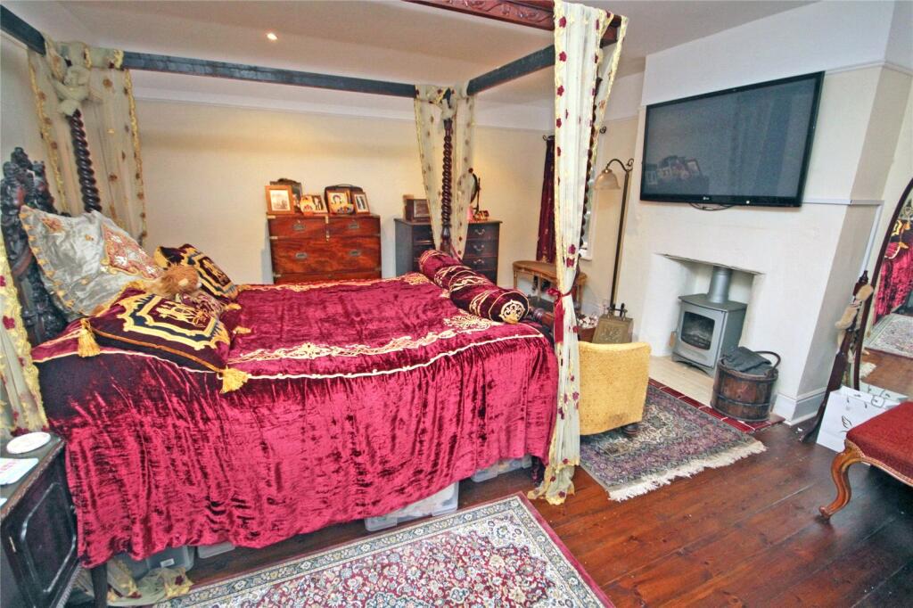 Additional image 9 of South Drive, Ossemsley, New Milton, Hampshire, BH25