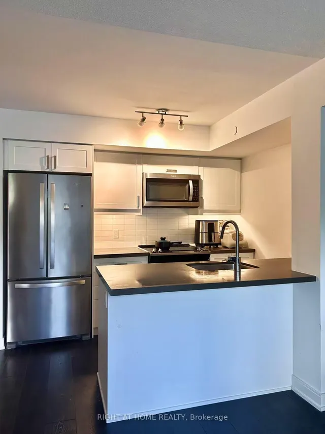 Additional image 22 of 50 Wellesley St Unit 305