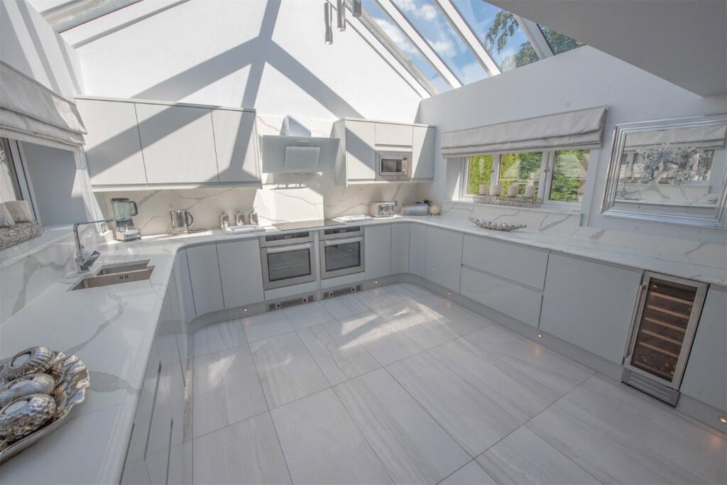 Additional image 4 of Applegarth, Beech Hill Road, Carleton, BD23 3EN