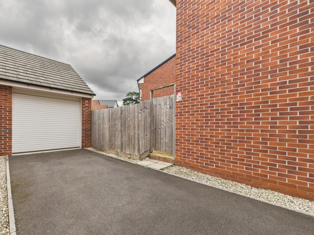 Additional image 16 of Swallows Close, Bromsgrove, B61