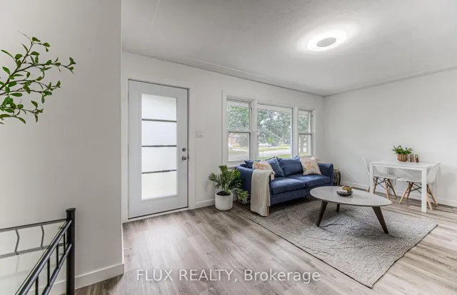 Additional image 31 of 98 Harber Ave