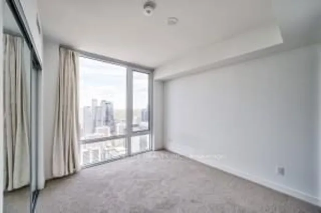 Additional image 16 of 501 Yonge St Unit 4902